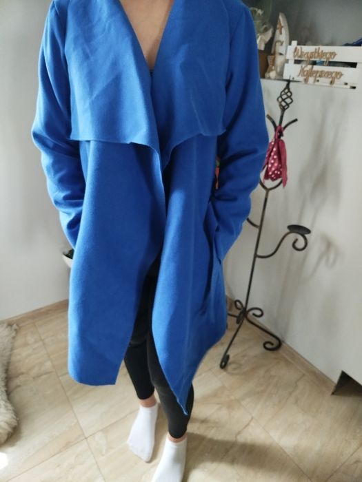 Flauszowy płaszcz z paskiem s m l