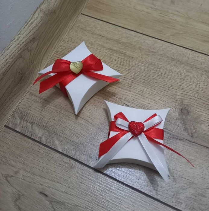 Футляр для прикрас/каблучки/набору. Коробочка