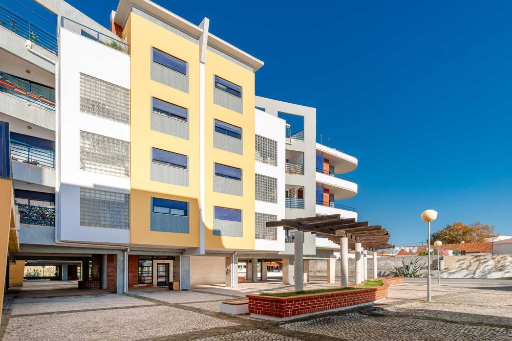 OPORTUNIDADE ARRENDAMENTO - Apartamento T2 centro da Charneca Caparica