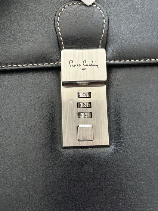 Pasta em pele Pierre Cardin