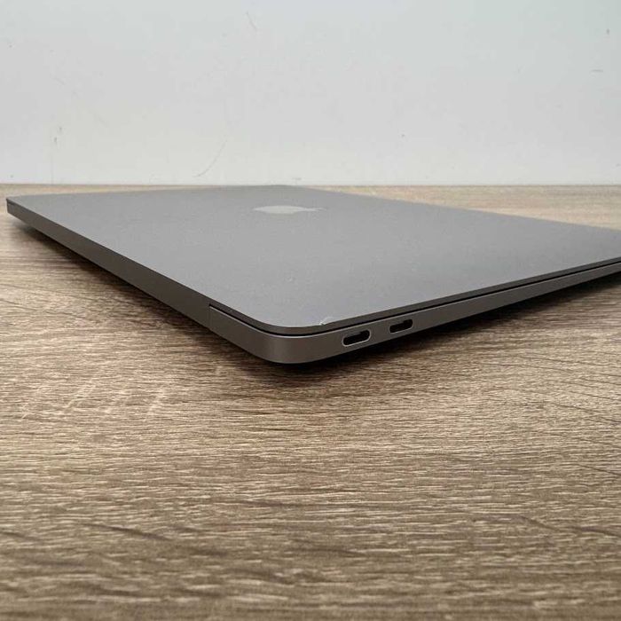 Apple Macbook Air A2337 2020 року M1 / 8Gb / SSD 256Gb (код: M1162)