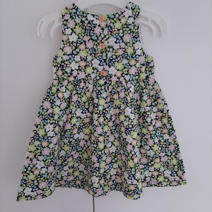Śliczna letnia sukienka w kwiaty dla dziewczynki, rozm. 80