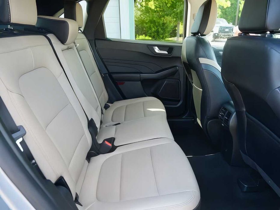 Ford Escape Titanium      2022