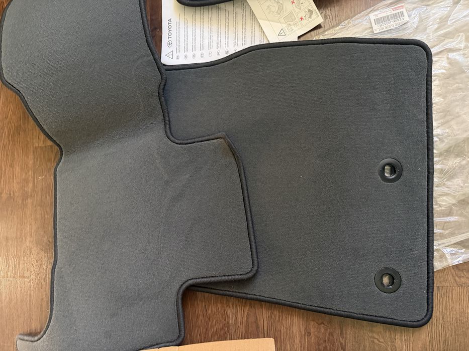 Коврики на Toyota Land Cruiser