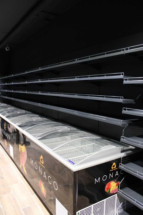 Торгові стелажі в магазин. Полки. Торгове та касове обладнання. Регали