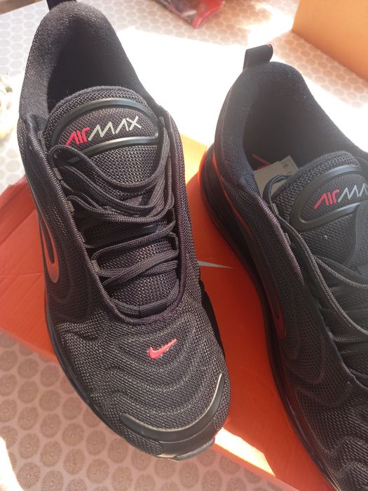 Vende se tenis nike 720