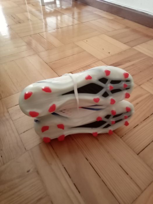 Chuteiras Adidas tamanho 36