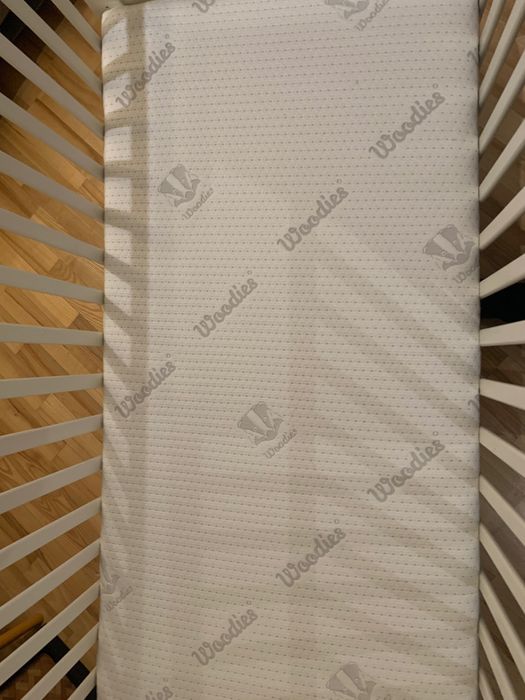 Łóżeczko niemowlęce Woodies z materacem