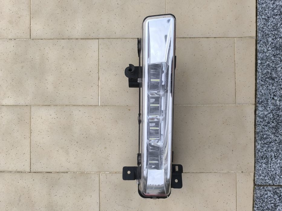 Farol de nevoeiro esquerdo BMW g30 /g31.