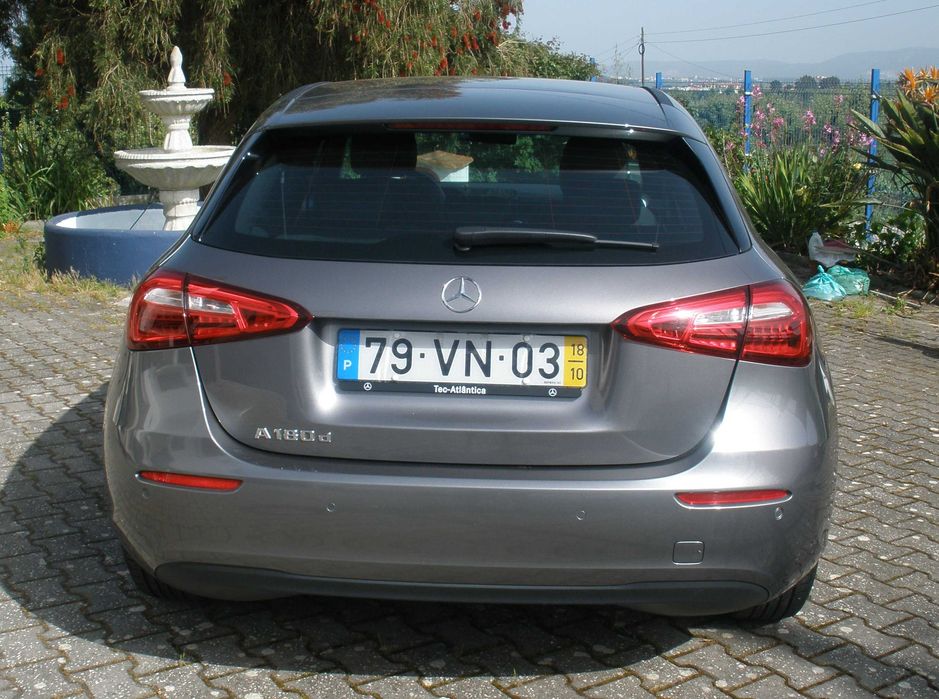 Mercedes A180d como novo. Impecávél . Com apenas 6.000 kms reais