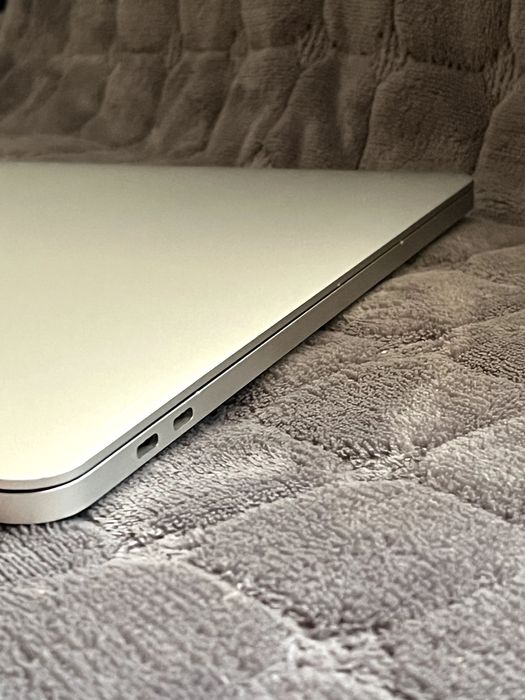 Apple MacBook Pro A2141 2019 16 cali, i9, 32GB RAM, 1TB