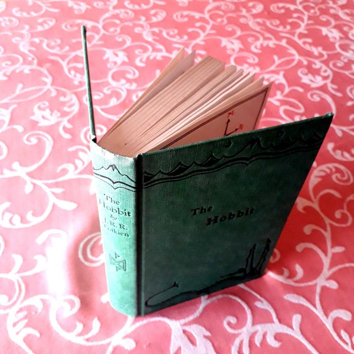 J R R Tolkien - The Hobbit (Allen & Unwin editions 1968/1974) ENG