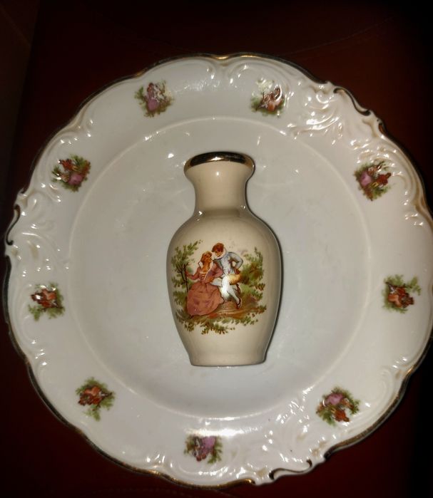 Porcelana Wałbrzych PRL 2 talerze (głęboki płaski) 2 wazony, sty