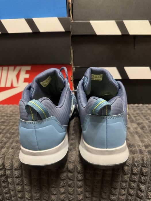 Жіночі трекінгові 42(26,5см) кросівки Adidas Terrex AX3