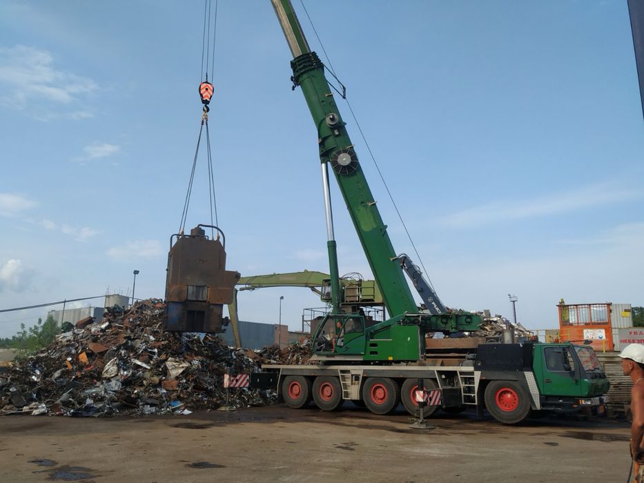 Послуги автокранів 40-220т