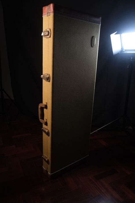 Stratocaster Custom Frankenstein Revestida em Cabedal – Fenix Vintage + 3x Seymour Duncan + Hardcase