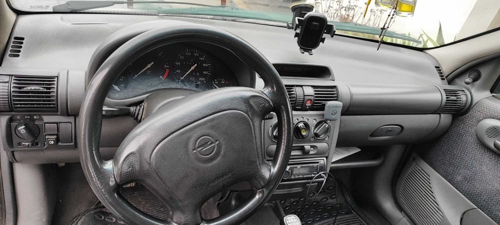 Vendo Opel corsa 1.5TD