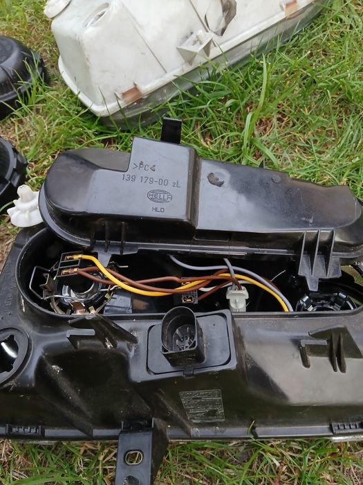 Lampy hella przód l + p kompletne golf 4 IV kierownica dedykowana spor