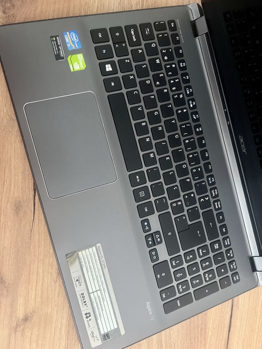 ACER V5-572PG com ecra tatil