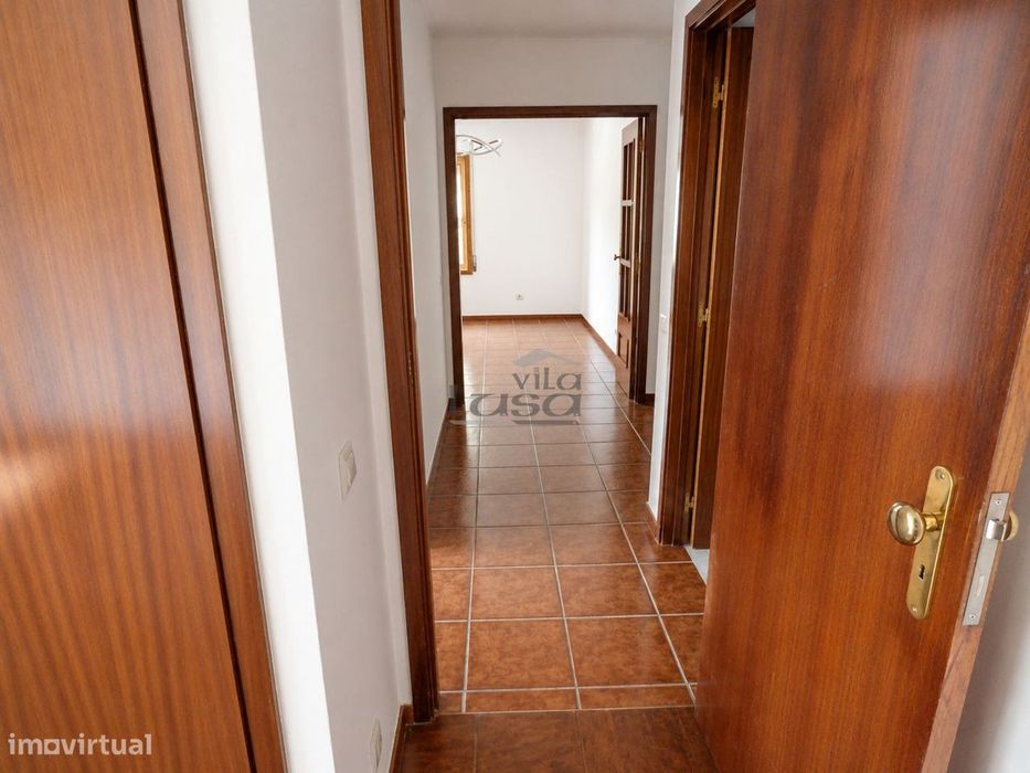 T2 Rua da Bélgica totalmente renovado, com 2 frentes, lugar de garagem