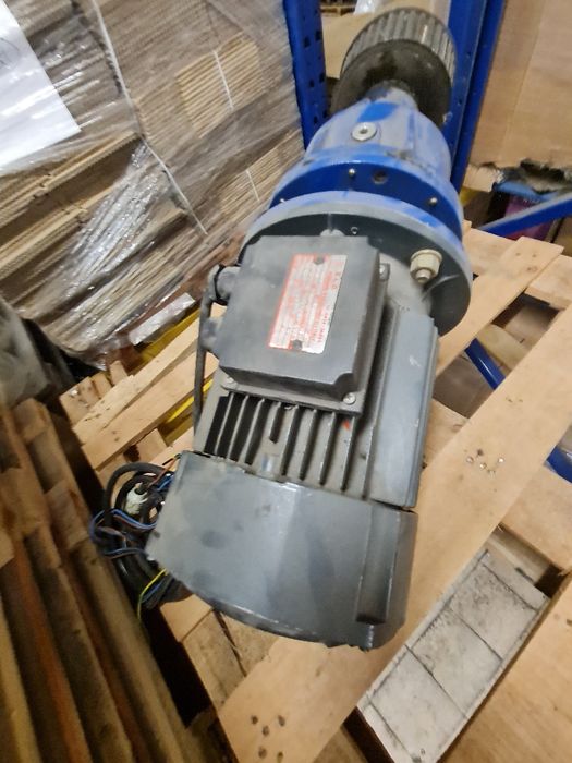 Aspersores e vários motores