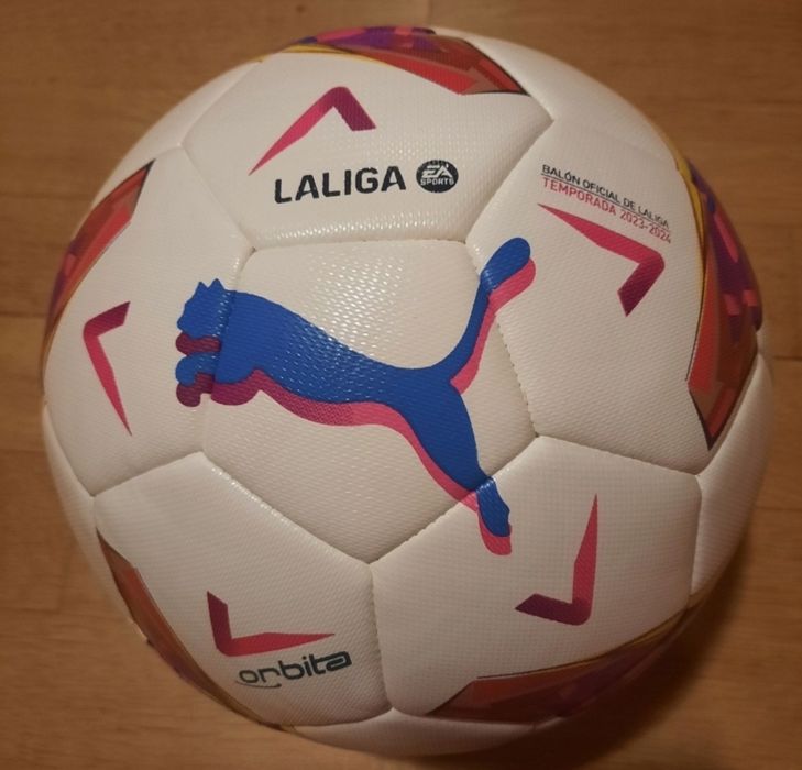 Biała piłka nożna Puma treningowa La Liga do gry na trawie rozmiar 5