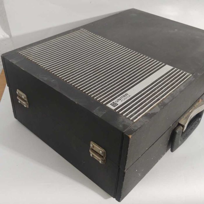Gramofon Unitra Fonica WG550 walizkowy ze wzmacniaczem WG 550