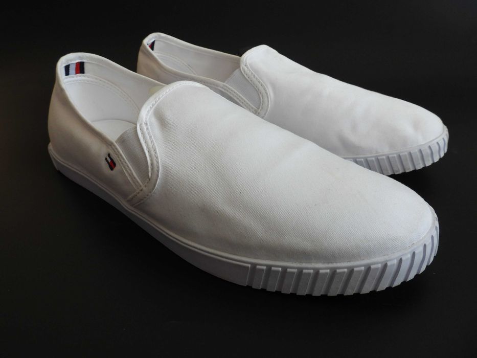 Tommy Hilfiger białe wsuwane trampeczki 39
