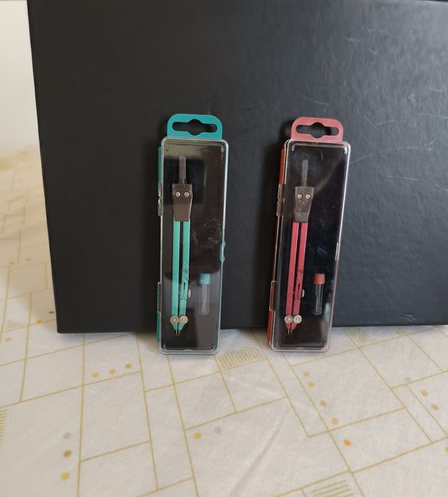 Material escolar (preços 2€-3,50€)