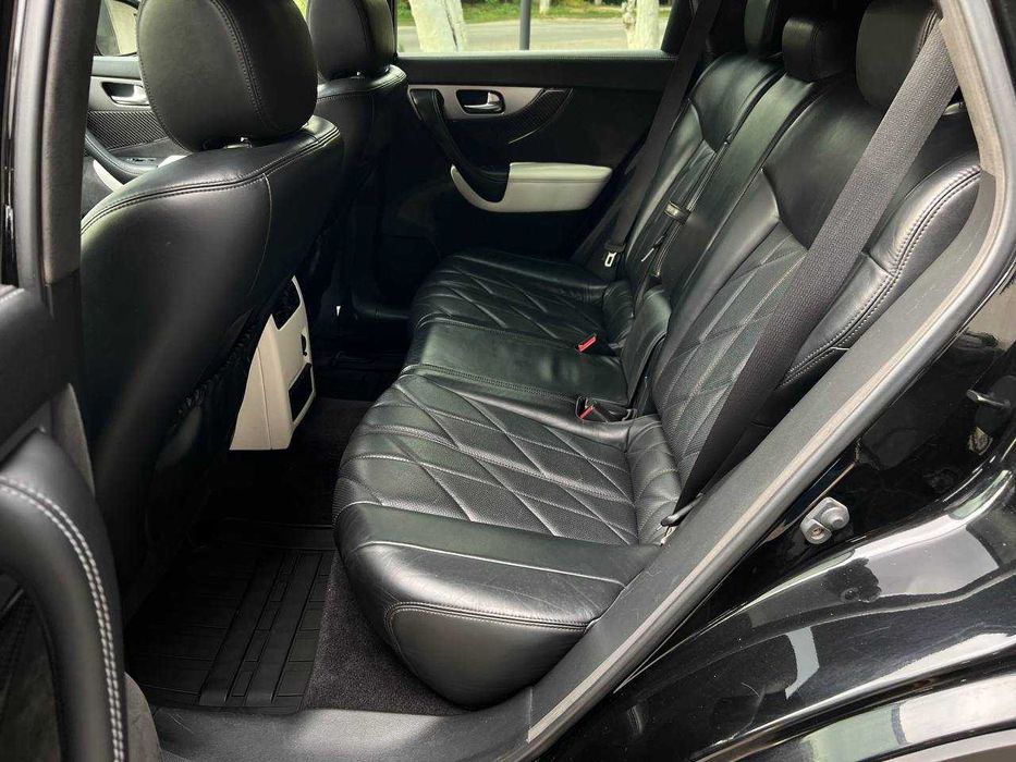 Infiniti QX70 2013