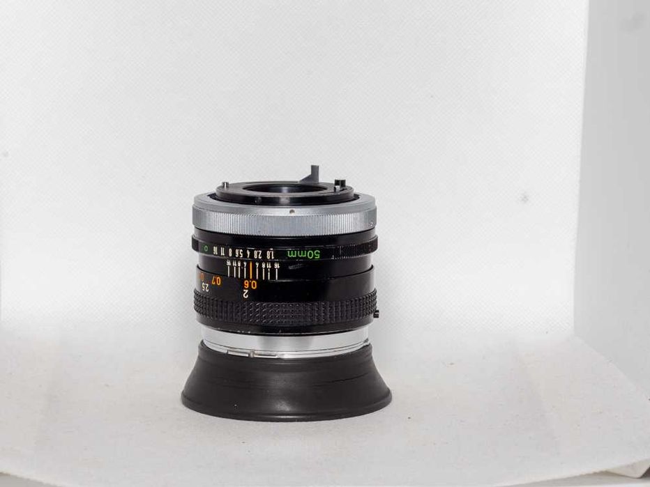 Lente / Objectiva Canon FD 50mm 1:1.8 "Chrome Nose" + Parasol borracha