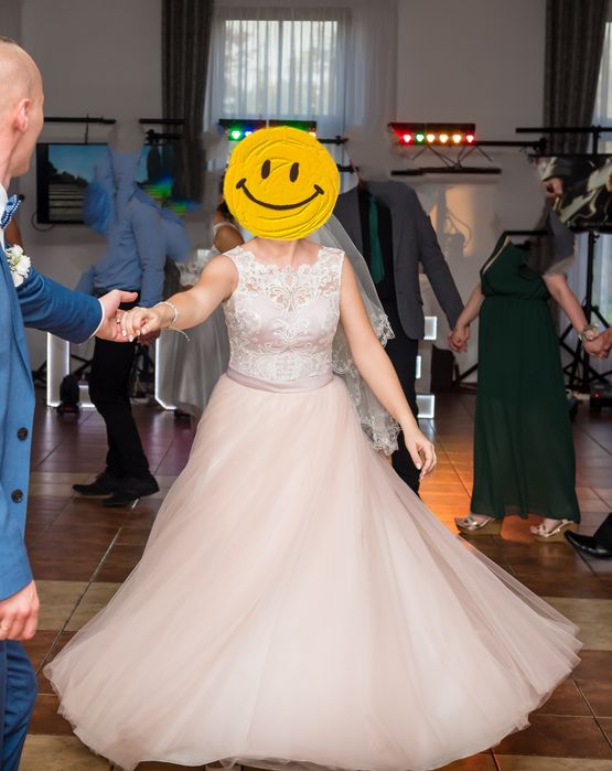 Suknia ślubna na wiązanie