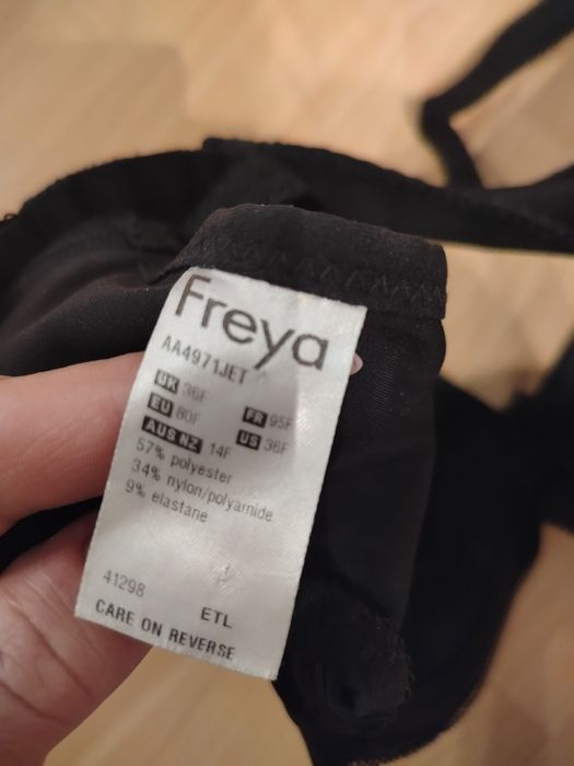 Ładny Duży Biustonosz markowy FREYA usztywniany F 80 stan idealny