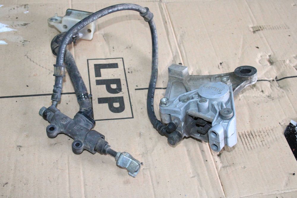 Zacisk Tył Tylny Pompa Hamulcowy Honda NSR 125 JC22 93-03