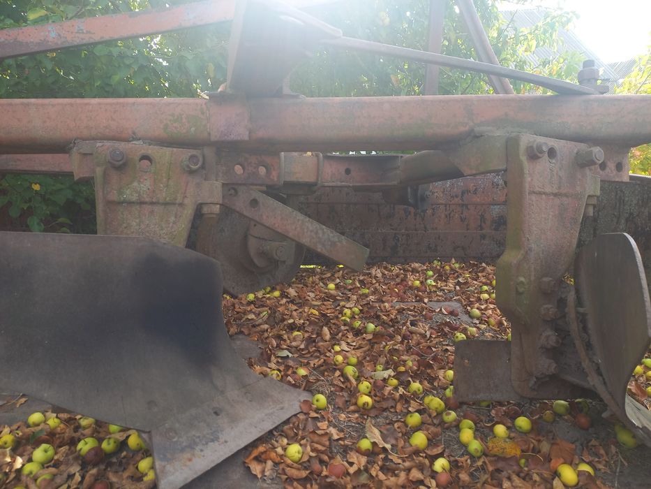 Продам 4-х корпусний плуг