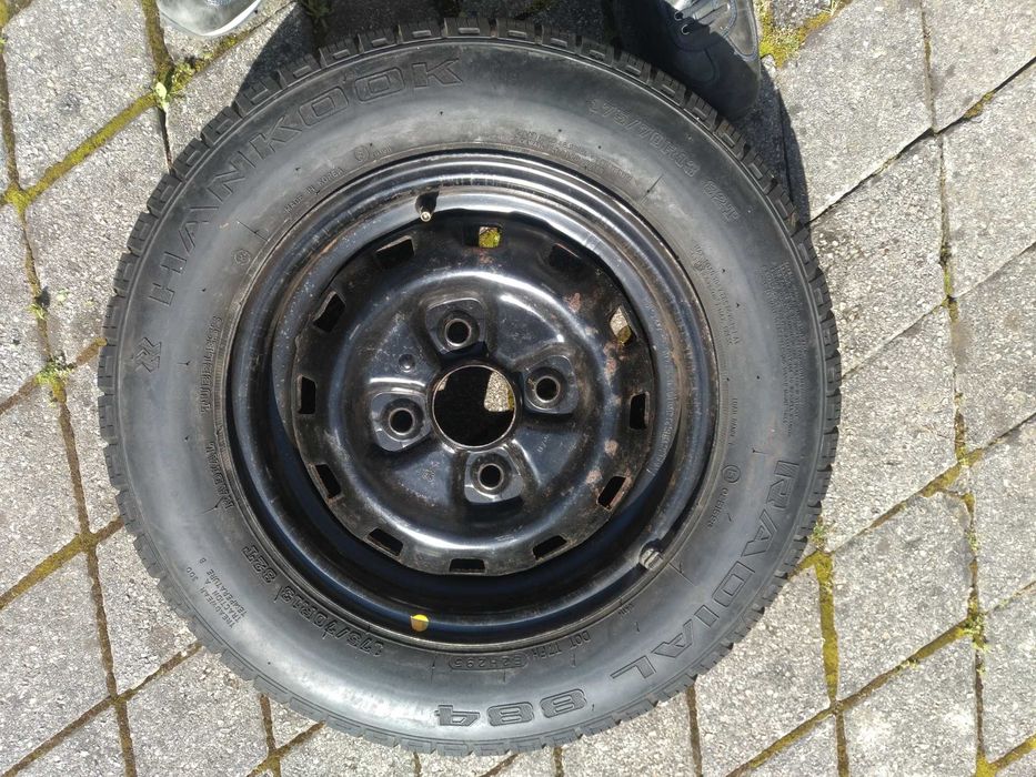 Vendo pneu com jante (NOVO), tudo de origem HANKOOCK 175/70R13