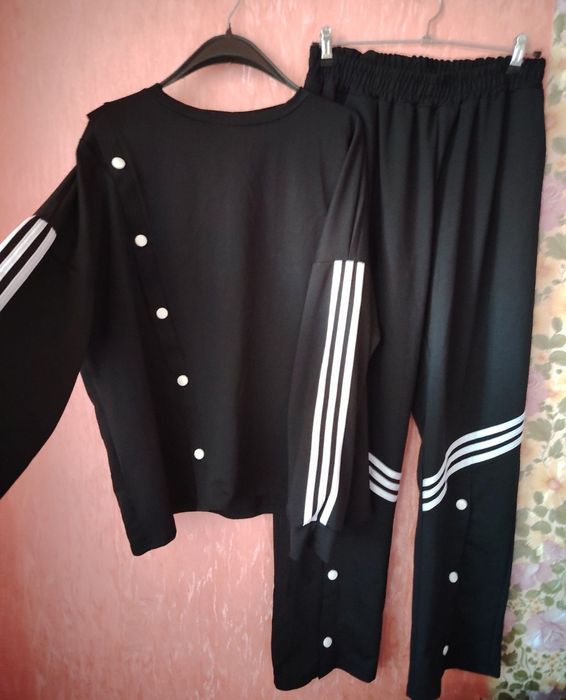 Спортивный костюм трикотаж с лампасами и кнопками 52-54р XXL