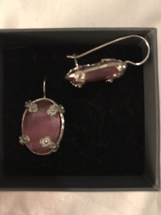 Brincos em prata e pedra rosa