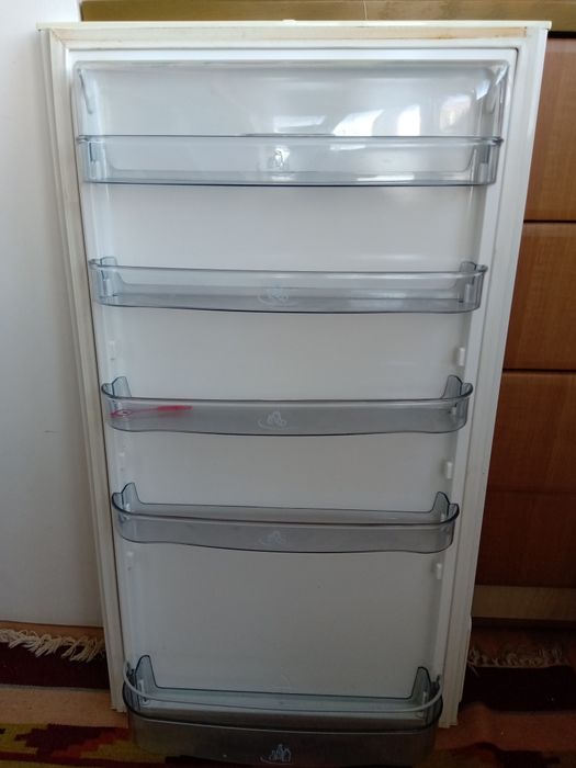 Полички до дверей хол. Снайге