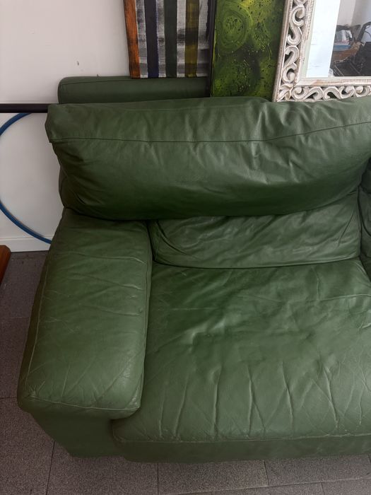 Sofa em pele 3 lugares