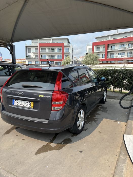 Vendo Kia Ceed 1.4 Gasolina 144mil Km Usado — photo 5