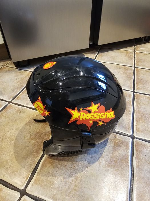 Kask ochronny narciarski