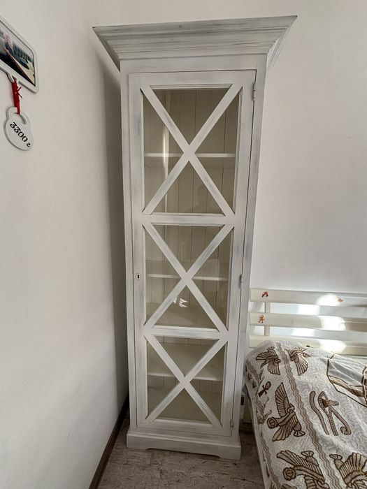 Шафа з натурального дерева