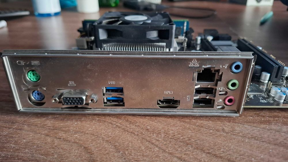 Płyta główna MSI A68HM-E33 + AMD A4-4020 + 6GB DDR3 + I/O Shield nr 0704