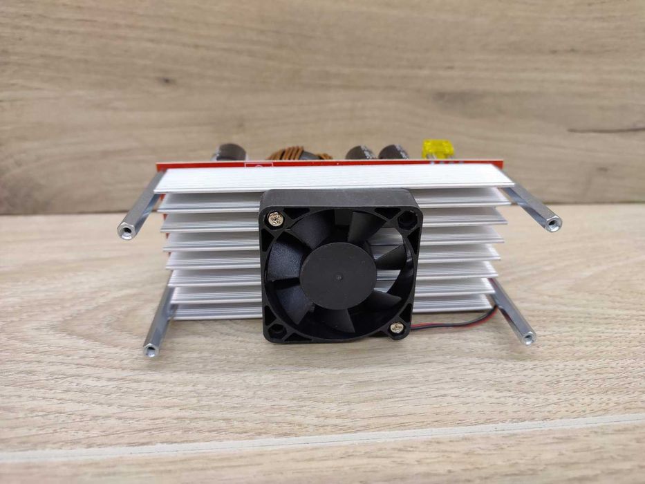 Повышающий преобразователь напряжения DC-DC 12 - 90 вольт 1800Вт