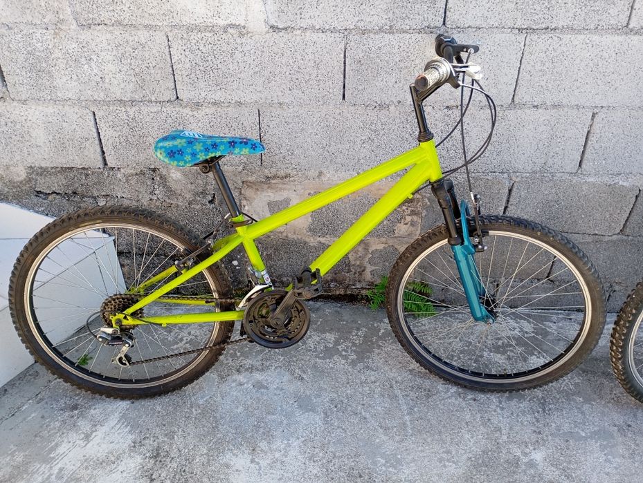 Duas bicicletas junior