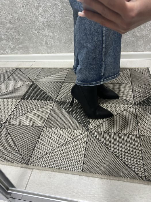 Жіночі ботільйони на зручному підборі