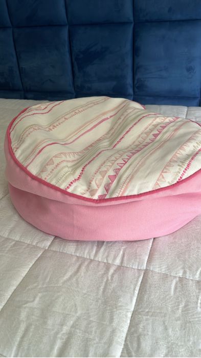 Almofada pufe quarto menina