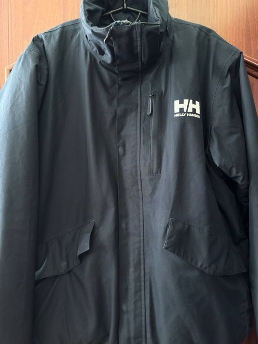 Продам курточку Helly Hansen