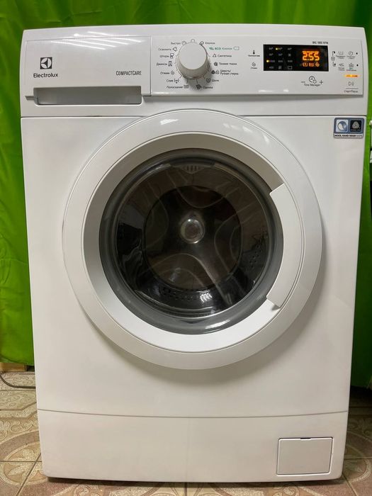 Пральна машина б/в  Electrolux 6 kg 1000 об/хвил EWS1064NAU